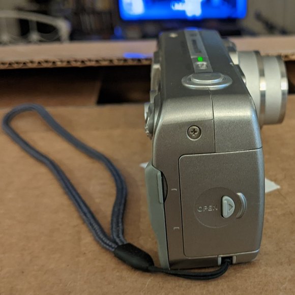 SONY CYBER SHOT DSC P92 5 MEGA PIXELPOINT N SHOOT DIGITAL CAMERA / MPEGMOVIE VX - Picture 8 of 9